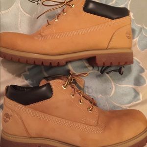 Men’s Timberland Lo-cut waterproof boots 10 1/2M